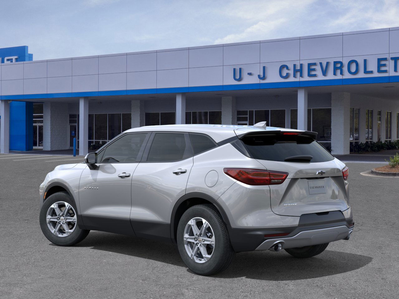 2025 Chevrolet Blazer 2LT photo 2