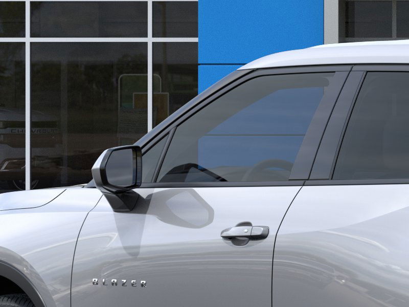 2025 Chevrolet Blazer 2LT photo 10
