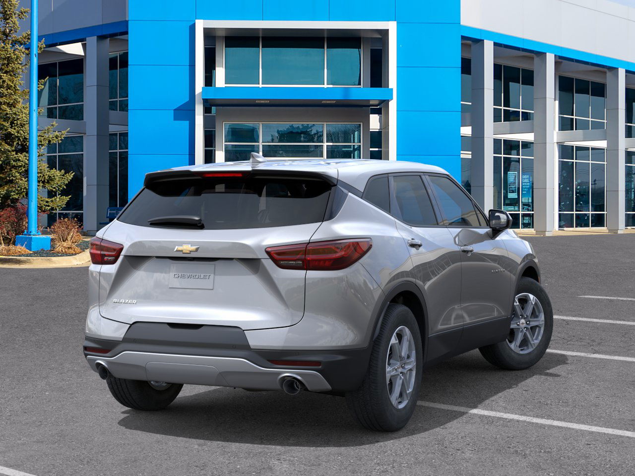 2025 Chevrolet Blazer 2LT photo 2