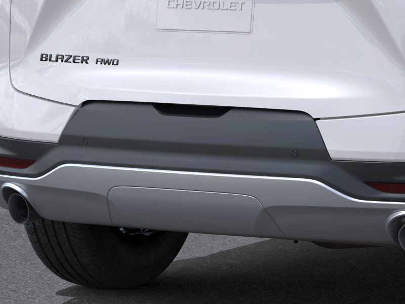 New 2025 Iridescent Pearl Tricoat Chevrolet 2LT image 14