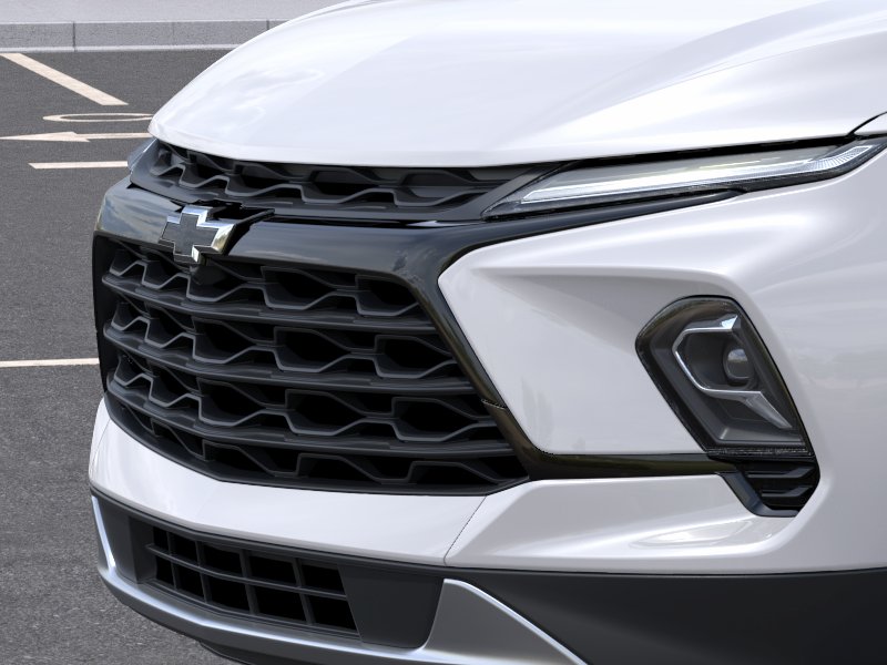 New 2025 Iridescent Pearl Tricoat Chevrolet 2LT image 13