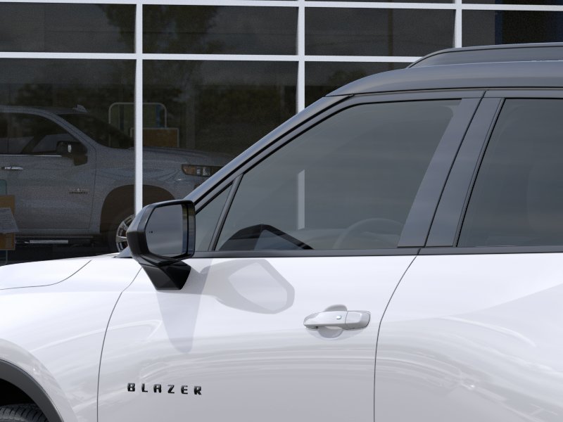 New 2025 Iridescent Pearl Tricoat Chevrolet 2LT image 12