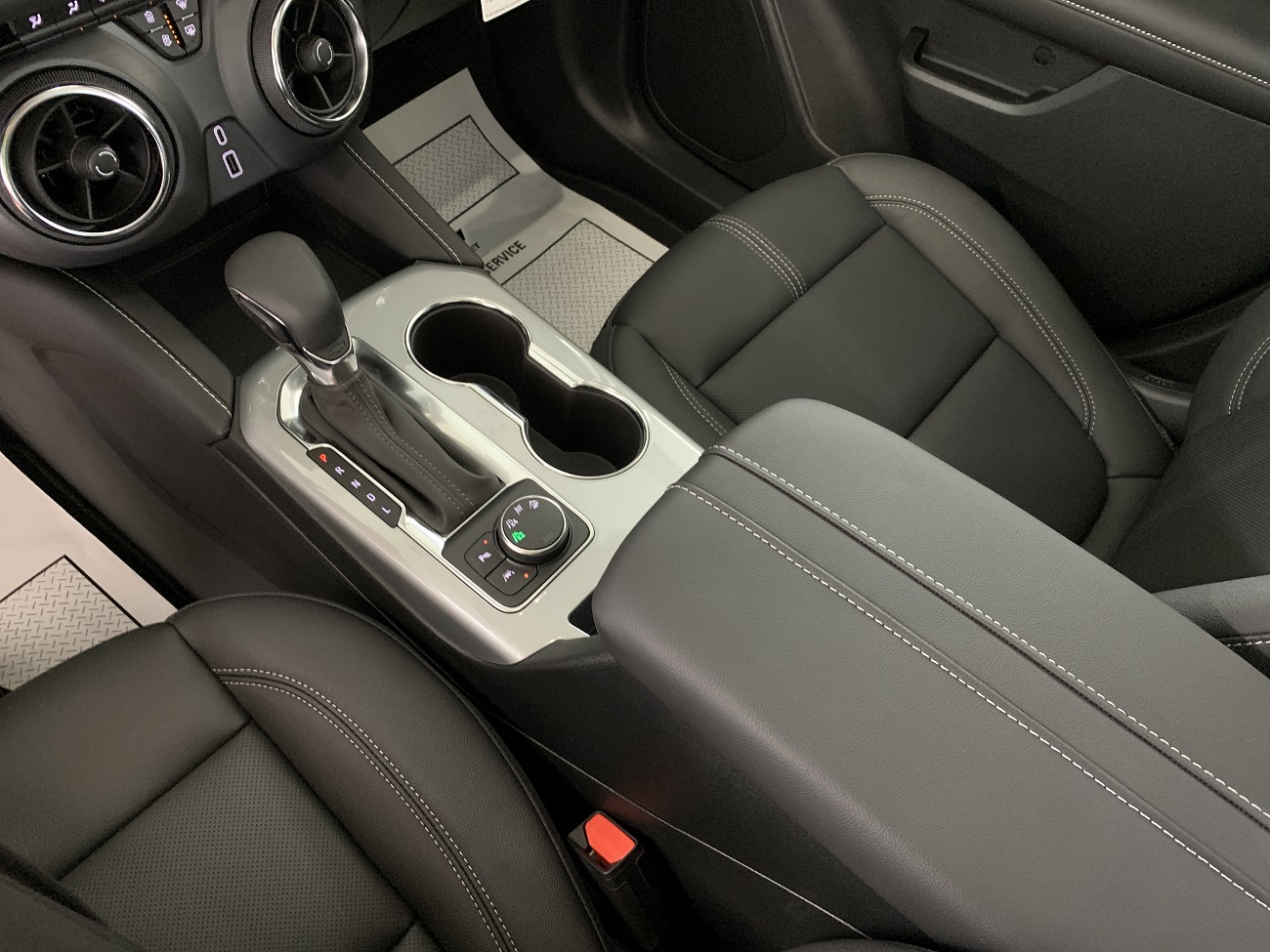 2025 Chevrolet Blazer 3LT photo 2