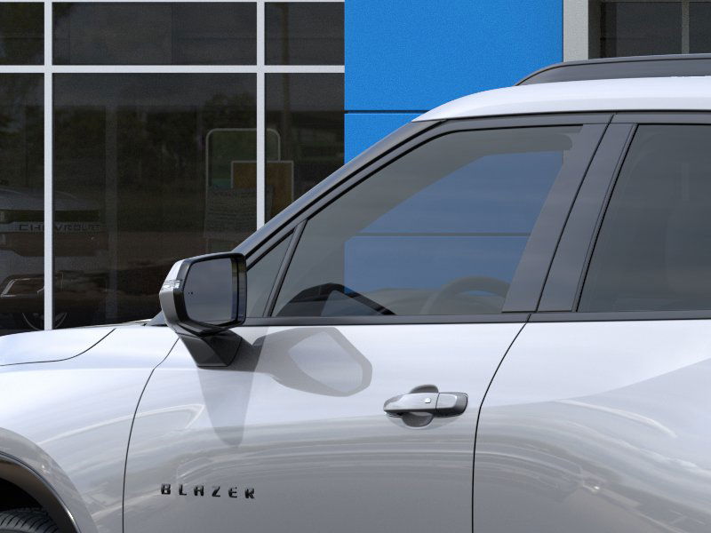 2025 Chevrolet Blazer RS photo 9