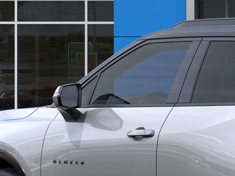 2025 Chevrolet Blazer RS photo 12