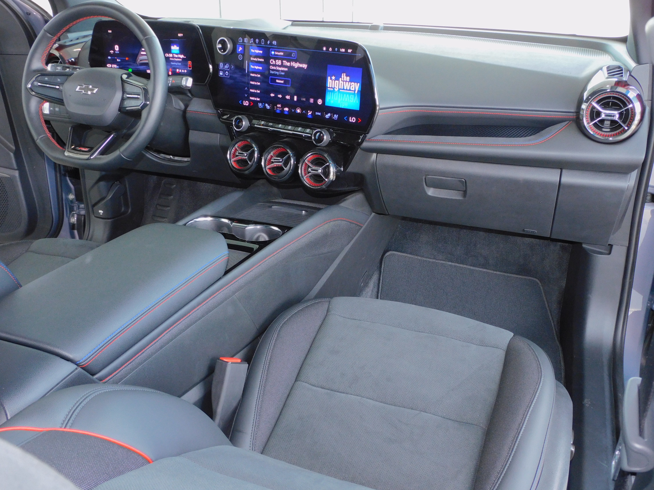 2024 Chevrolet Blazer EV RS photo 2