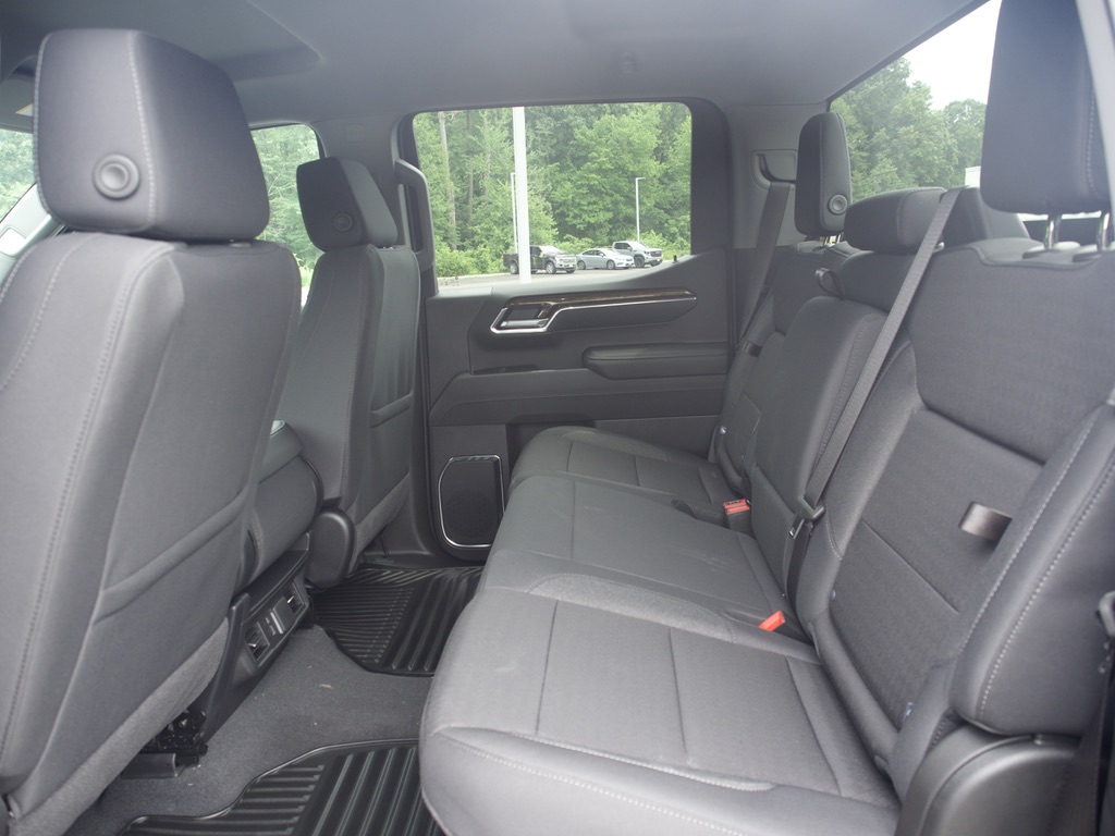 New 2026 Sterling Metallic GMC Elevation image 14