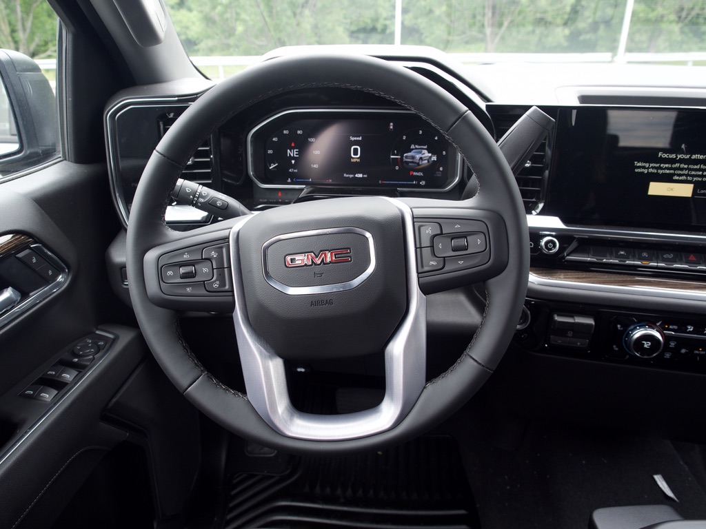 New 2026 Sterling Metallic GMC Elevation image 18