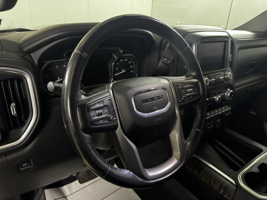 Used 2022 Onyx Black GMC Denali image 29