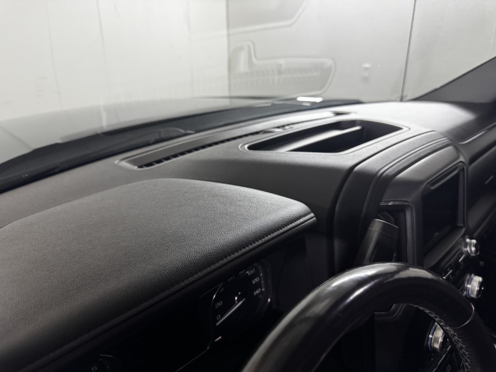 Used 2022 Onyx Black GMC Denali image 28
