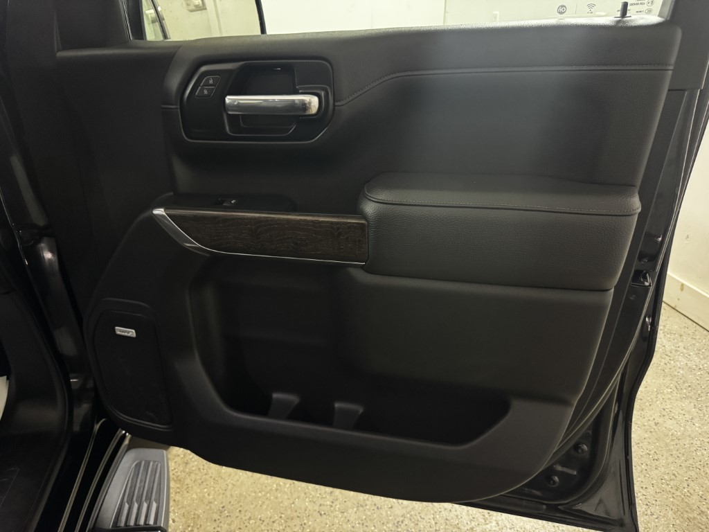 Used 2022 Onyx Black GMC Denali image 65