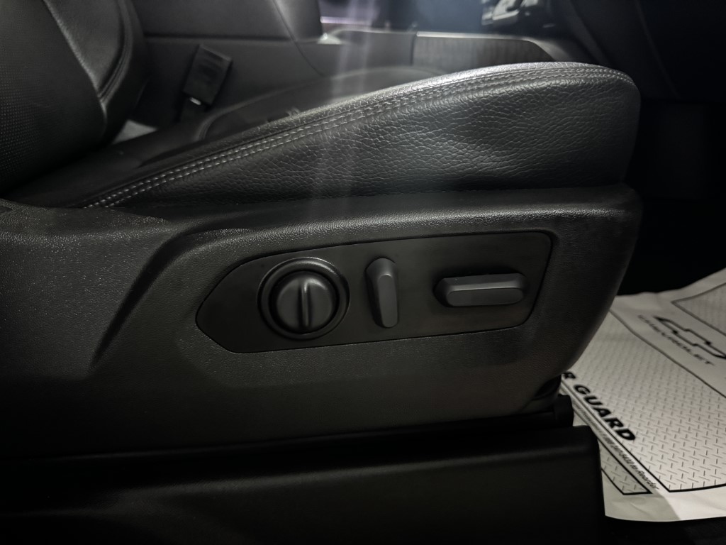 Used 2022 Onyx Black GMC Denali image 71