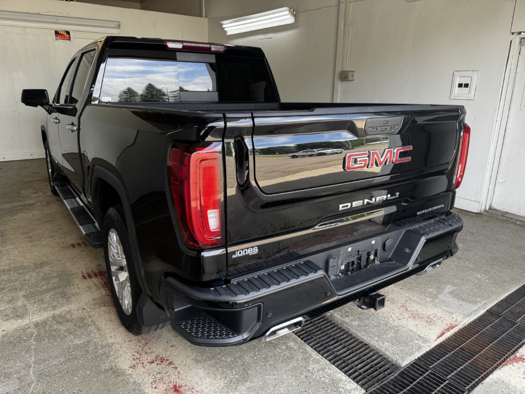 Used 2022 Onyx Black GMC Denali image 6