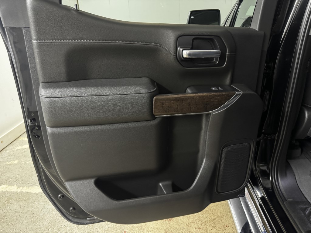 Used 2022 Onyx Black GMC Denali image 52