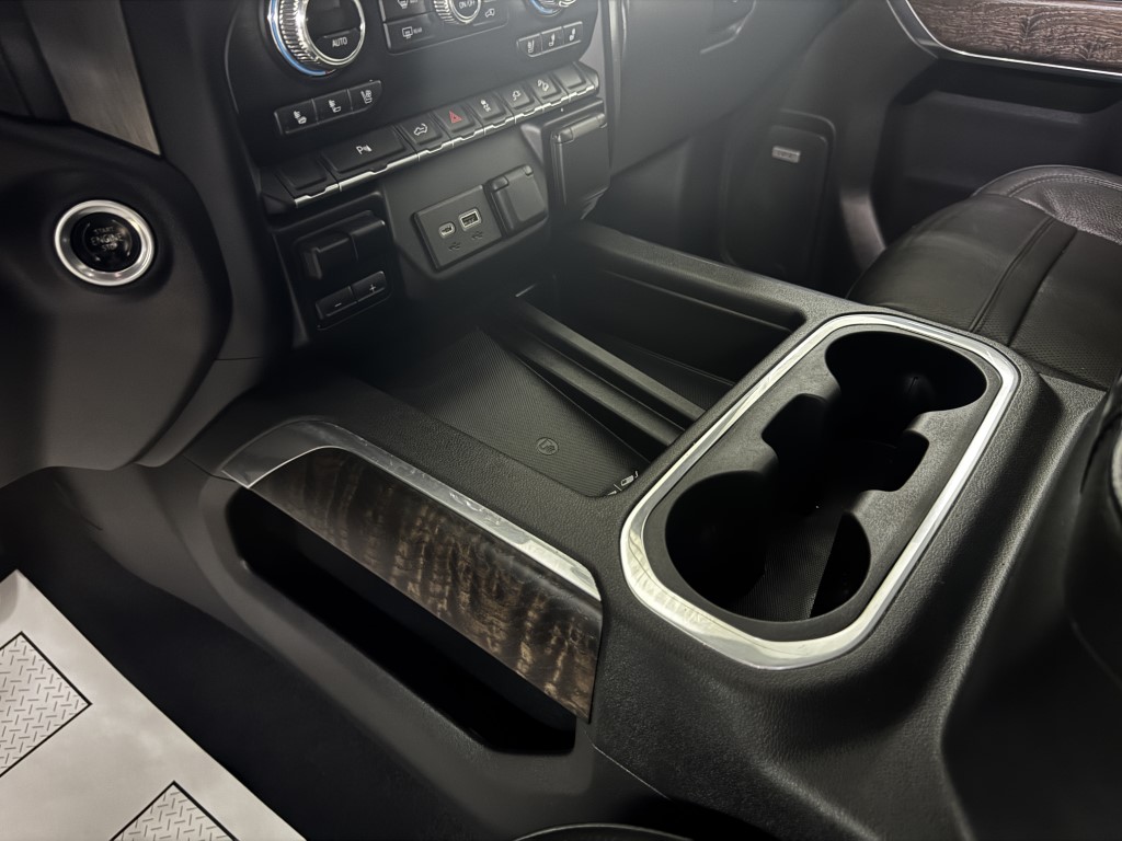 Used 2022 Onyx Black GMC Denali image 27