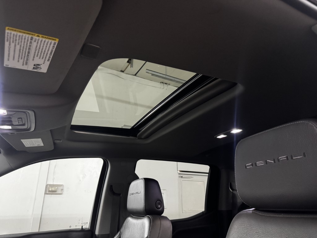 Used 2022 Onyx Black GMC Denali image 51
