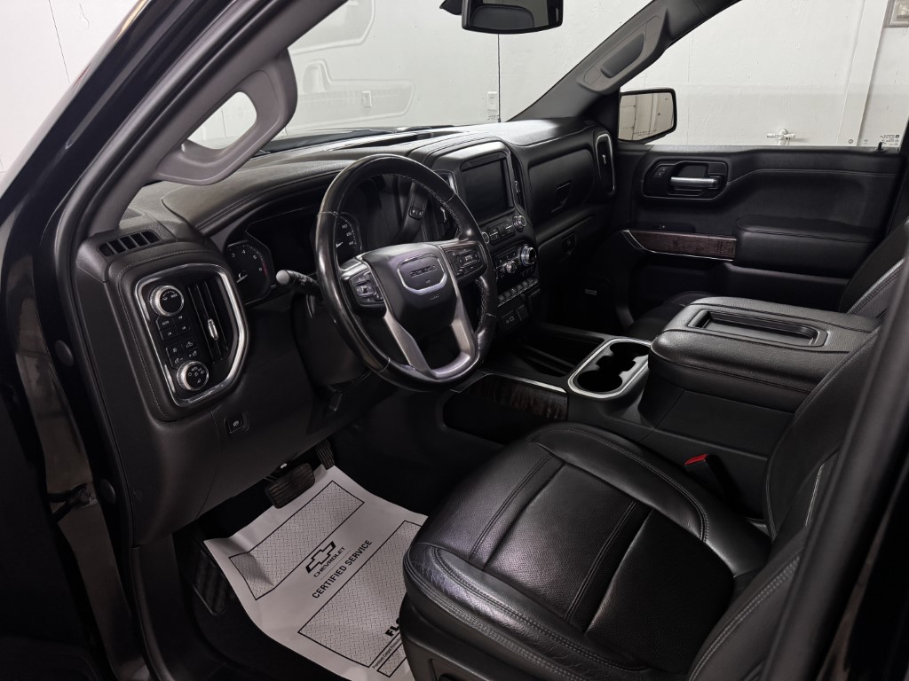 Used 2022 Onyx Black GMC Denali image 22