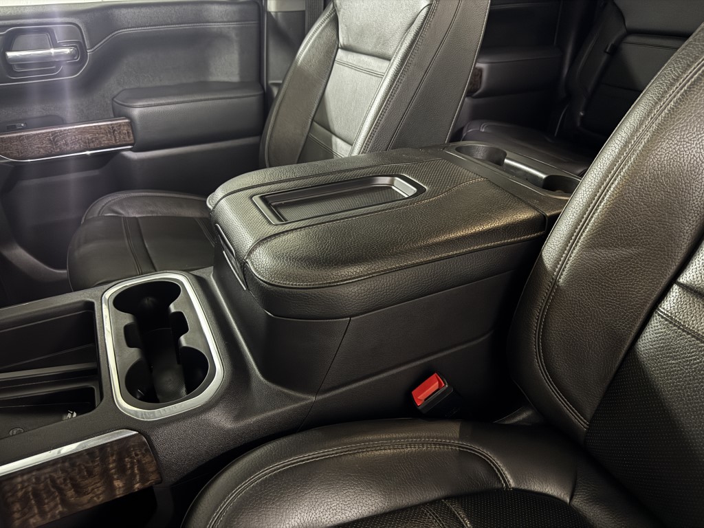 Used 2022 Onyx Black GMC Denali image 25