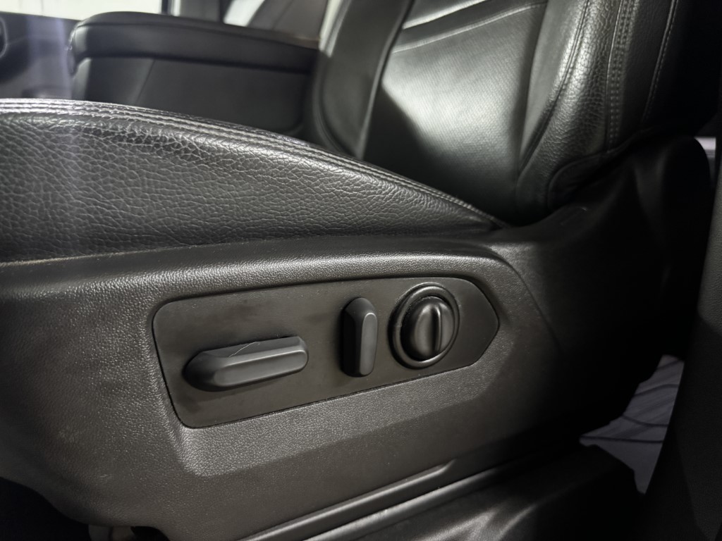 Used 2022 Onyx Black GMC Denali image 50