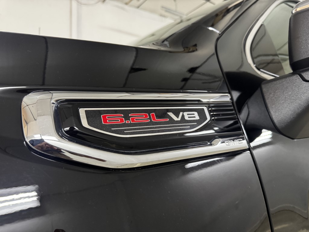 Used 2022 Onyx Black GMC Denali image 18