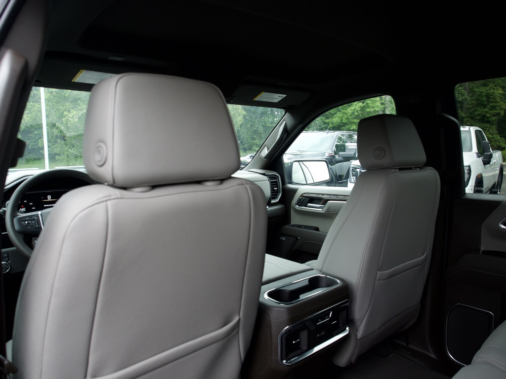 2026 GMC Sierra 1500 SLT - Photo 17