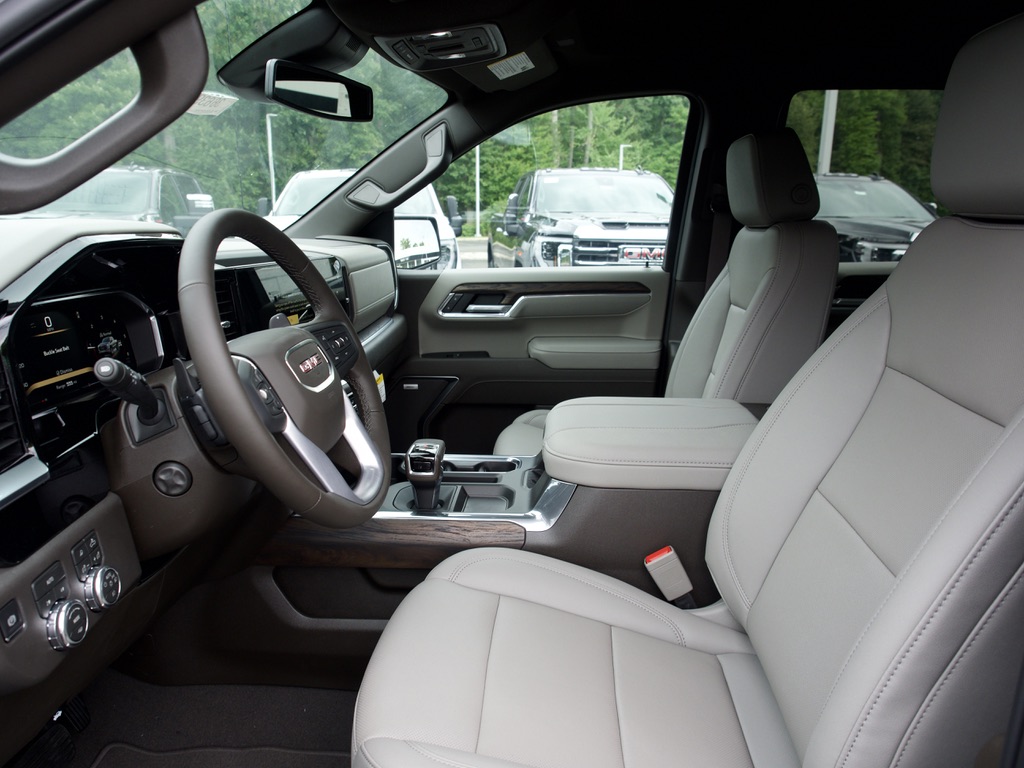 2026 GMC Sierra 1500 SLT - Photo 11