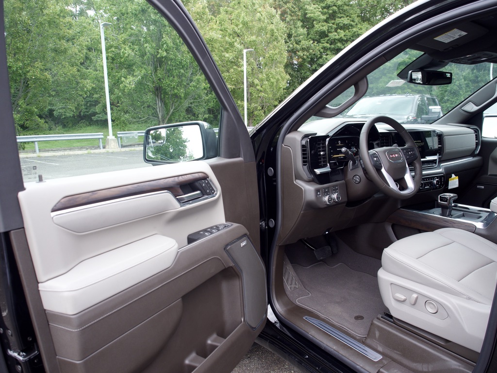 2026 GMC Sierra 1500 SLT - Photo 10