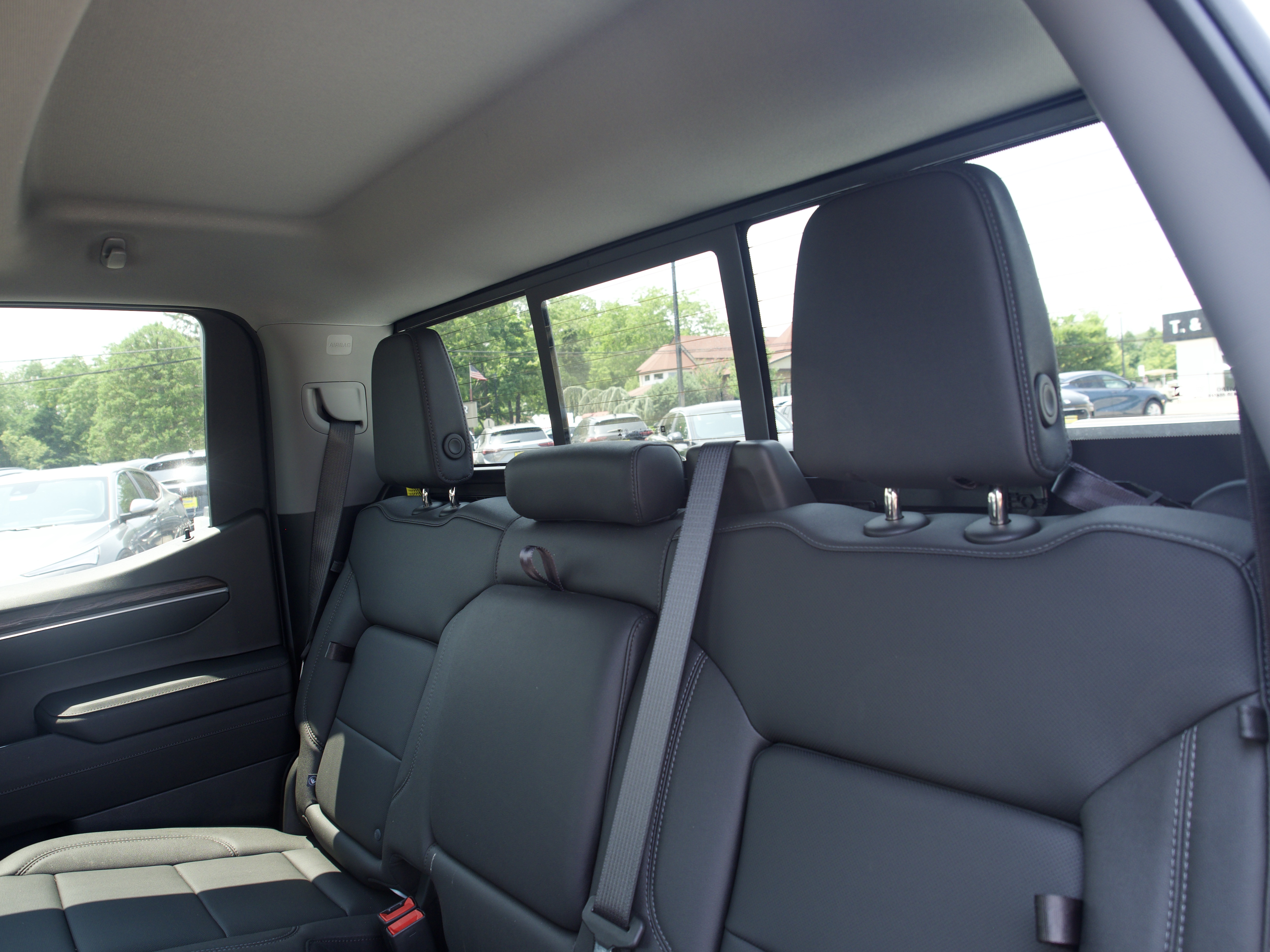 2026 GMC Sierra 1500 SLT - Photo 15