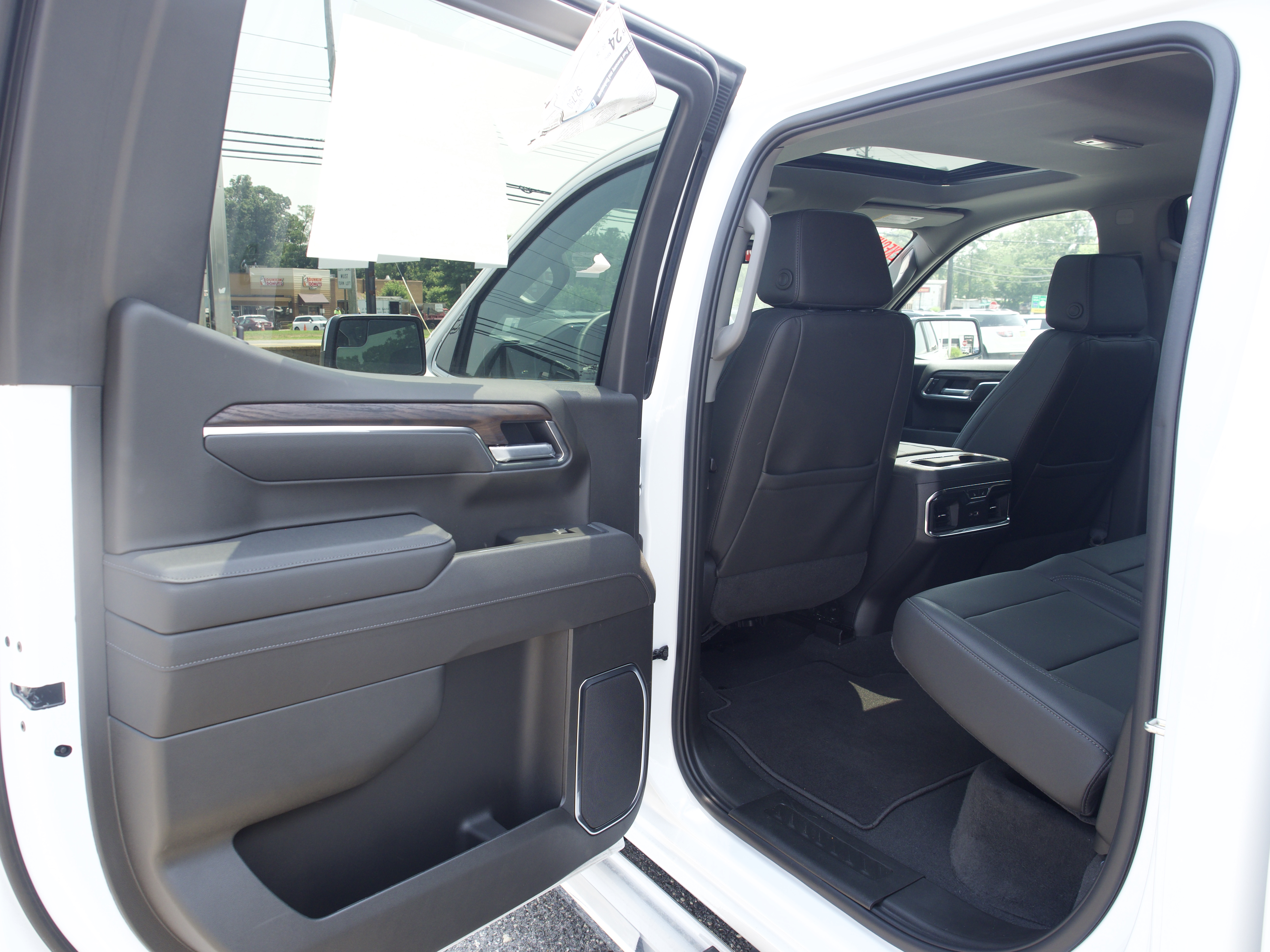 2026 GMC Sierra 1500 SLT - Photo 14