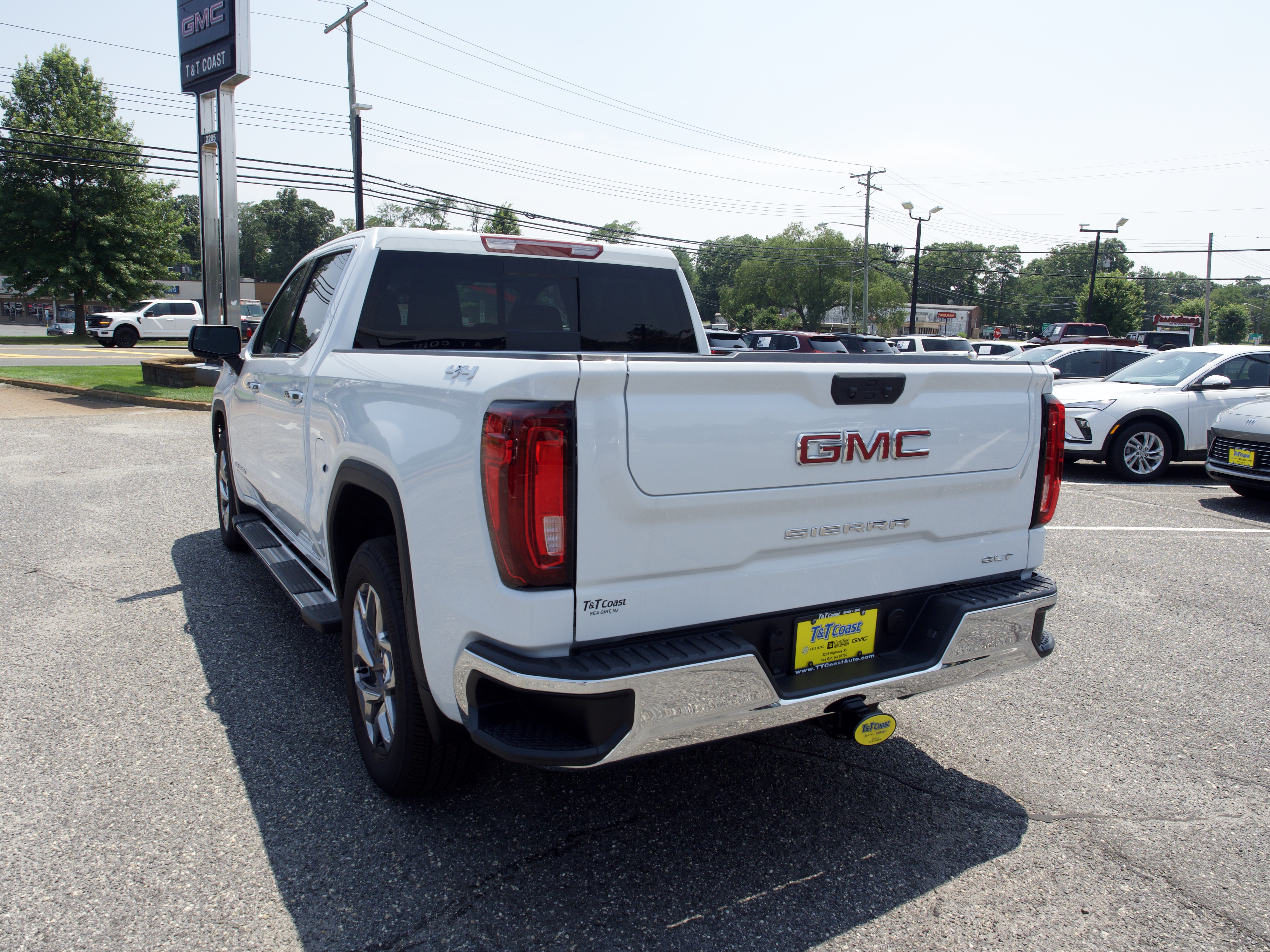 2026 GMC Sierra 1500 SLT - Photo 9