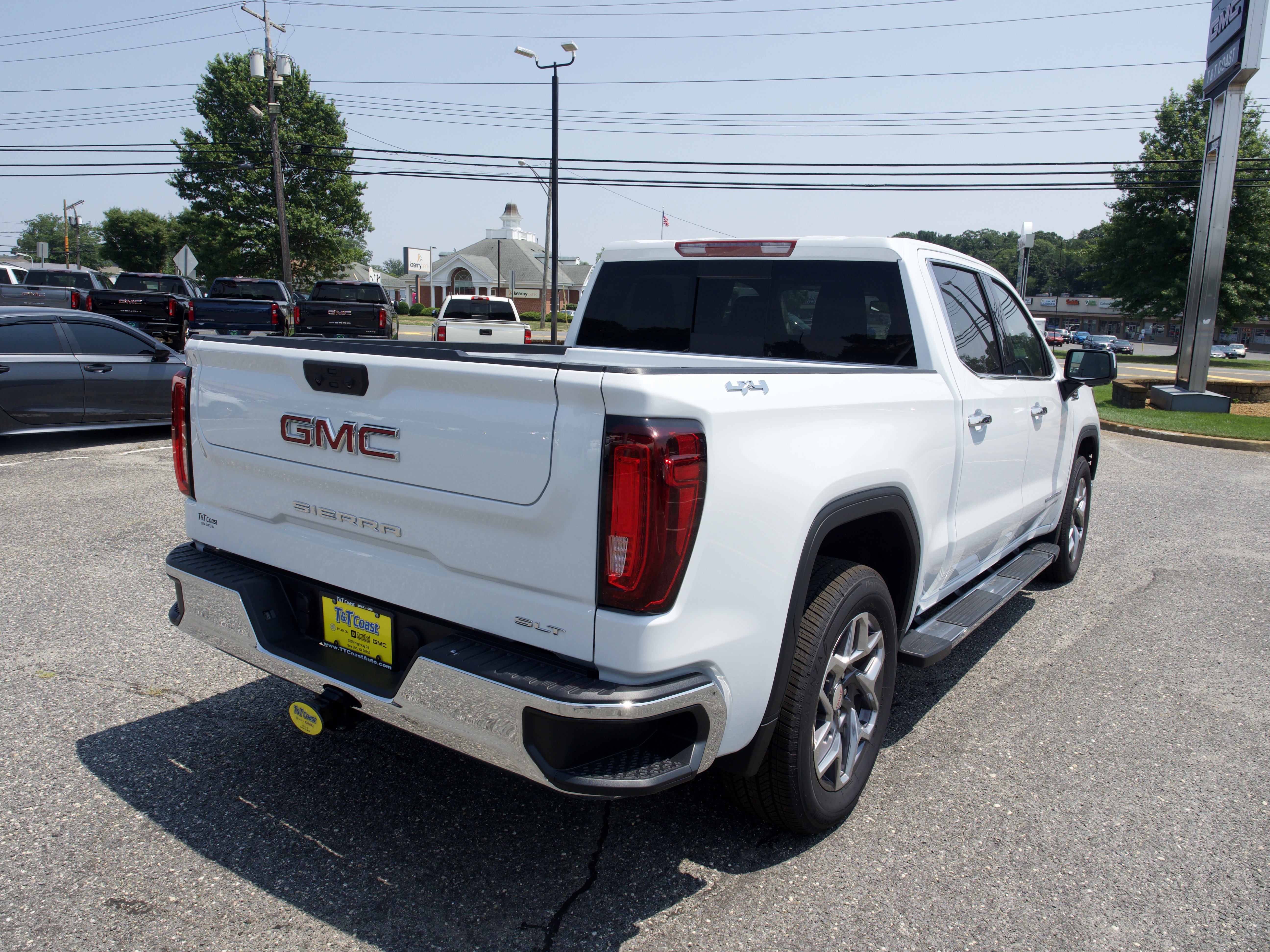2026 GMC Sierra 1500 SLT - Photo 7