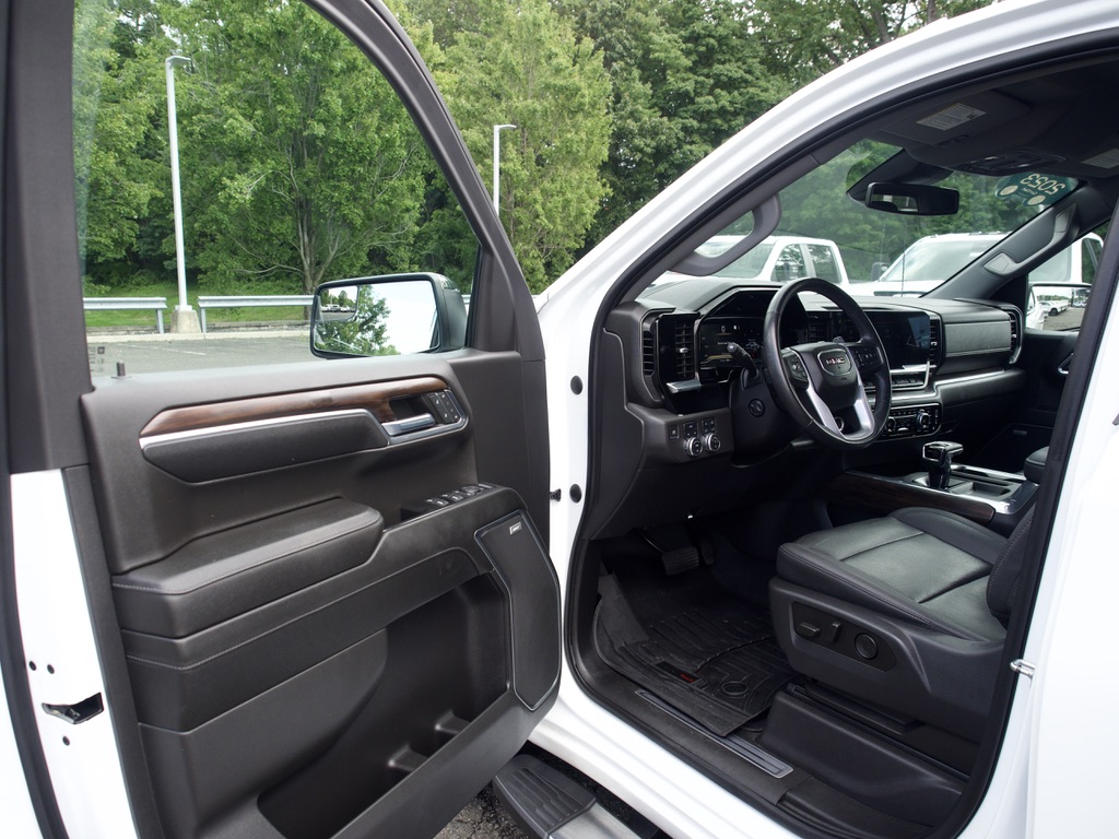 2023 GMC Sierra 1500 SLT - Photo 14
