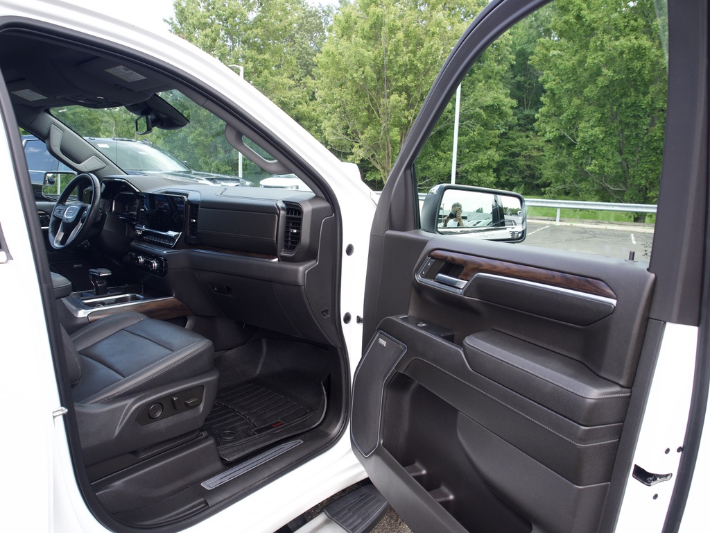 2023 GMC Sierra 1500 SLT - Photo 30