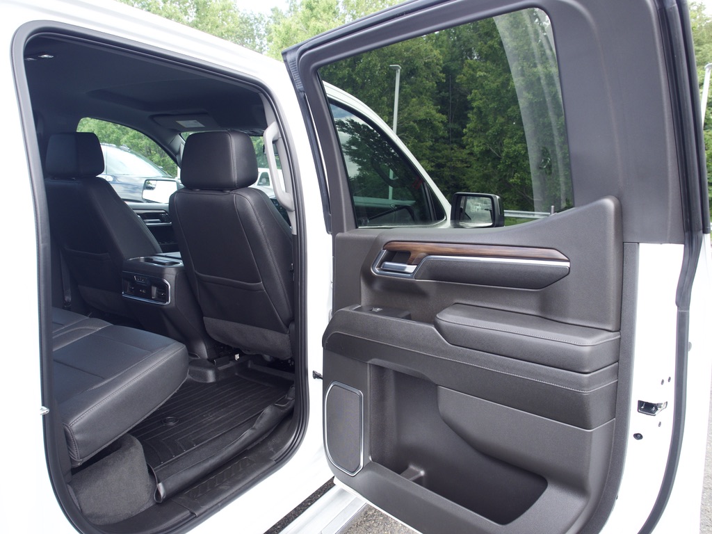 2023 GMC Sierra 1500 SLT - Photo 26