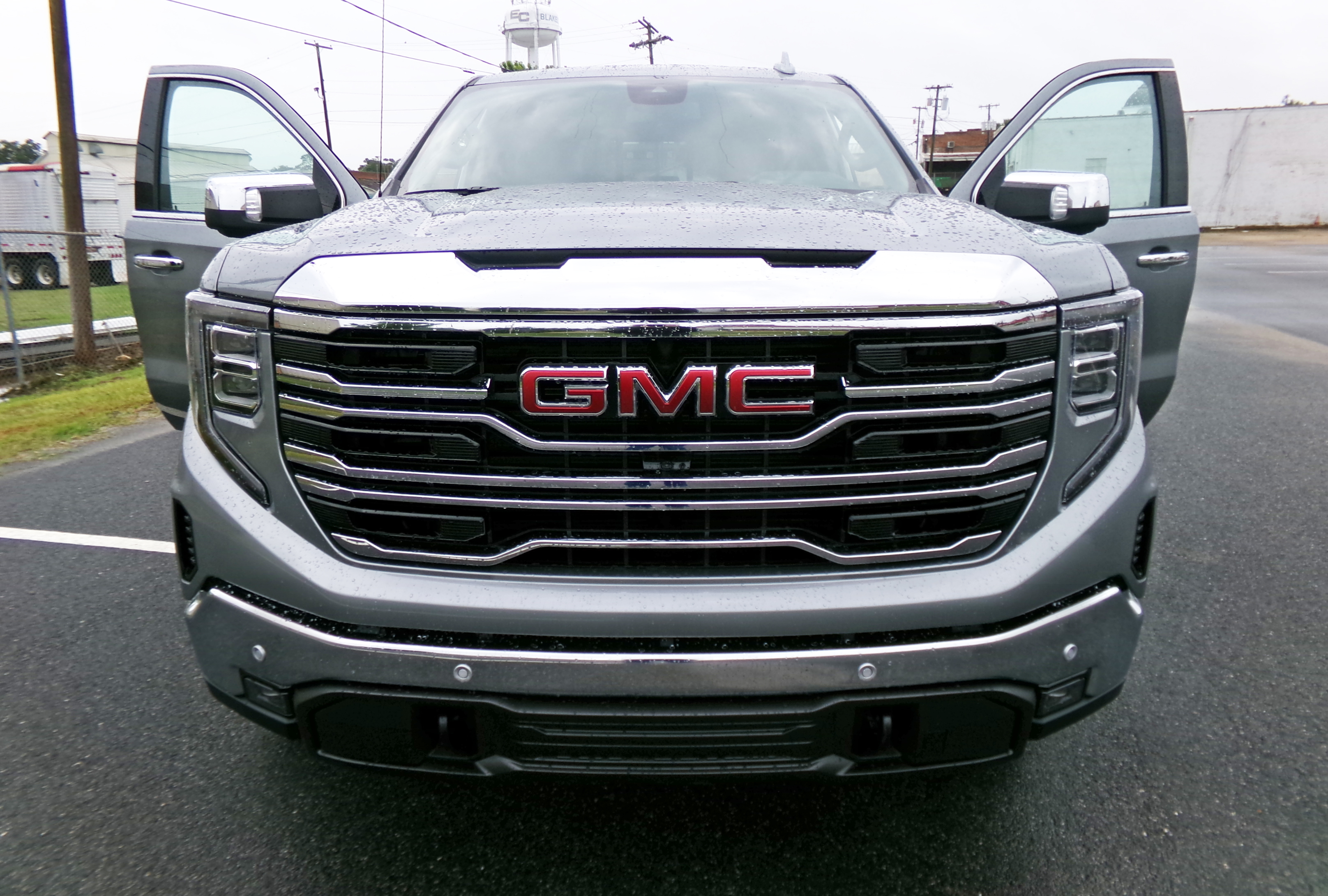 New 2026 Sterling Metallic GMC SLT image 5
