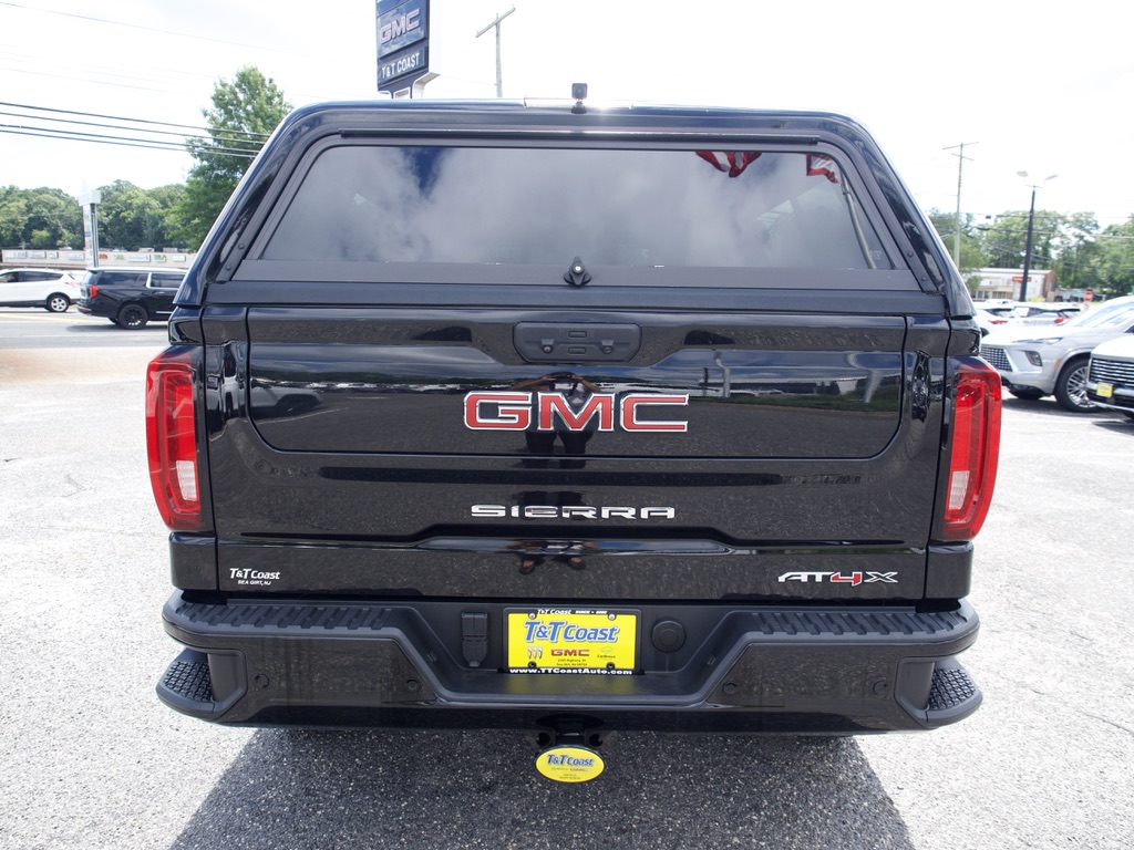 Used 2023 ONYX BLACK GMC AT4X image 35