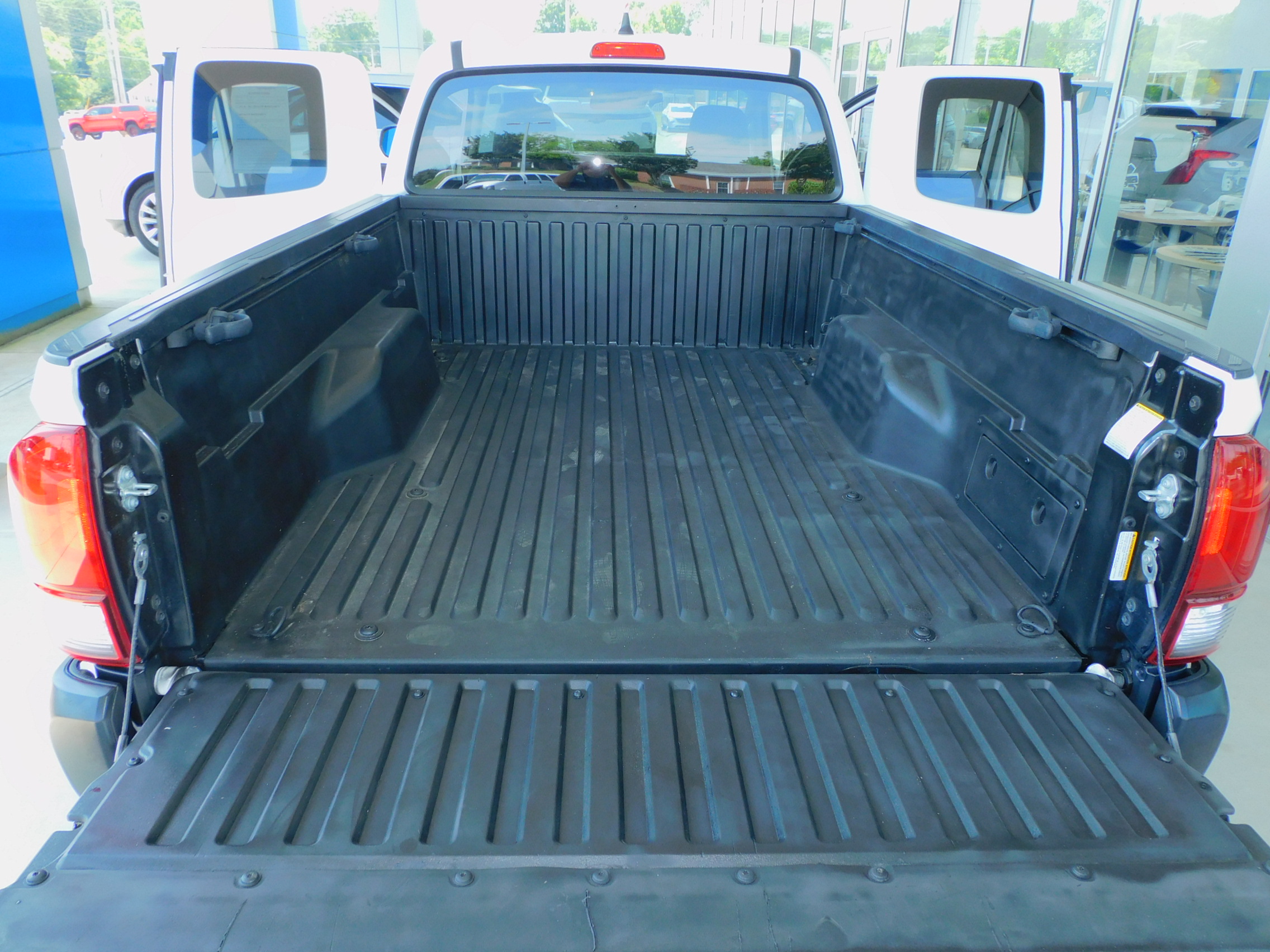 2023 Toyota Tacoma SR photo 5
