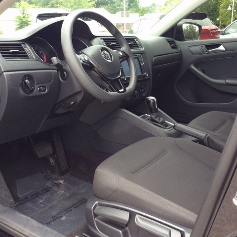 Pre-Owned 2016 Volkswagen Jetta Sedan
