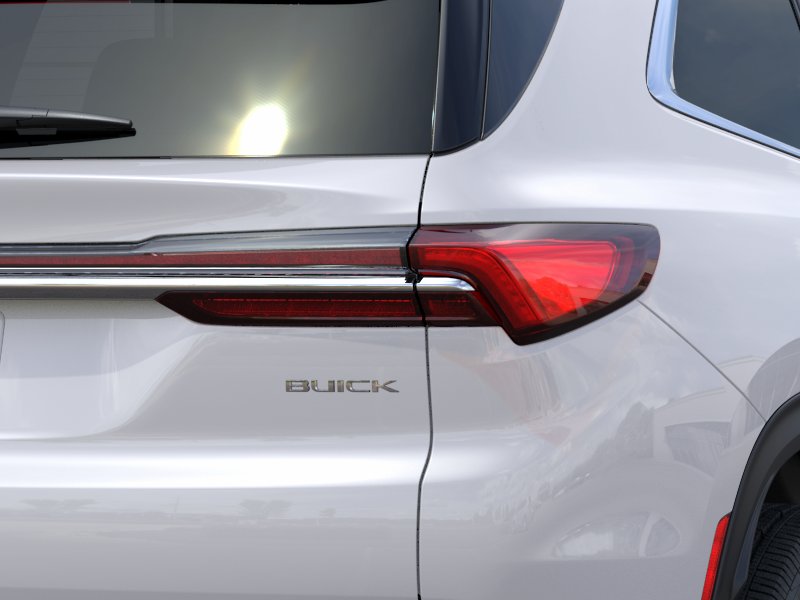 New 2025 White Frost Tricoat Buick Preferred image 11