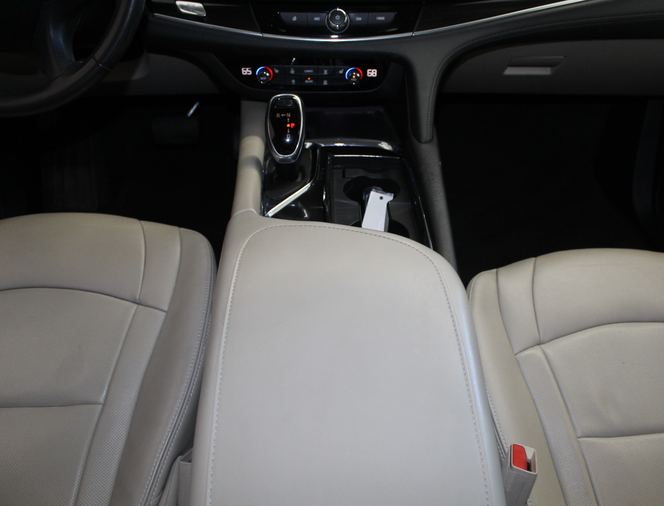 2020 Buick Enclave Essence photo 16