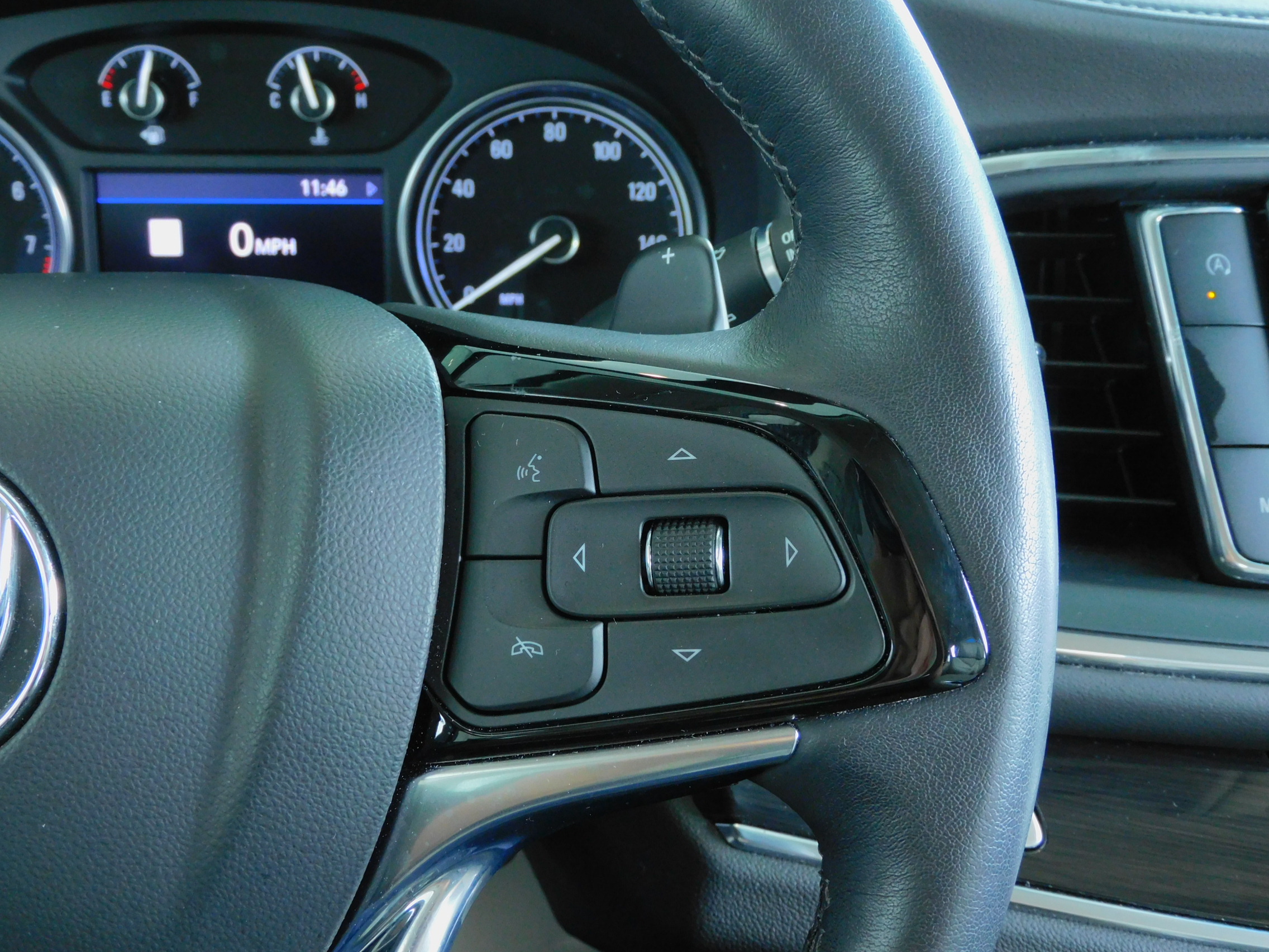 2022 Buick Enclave Essence photo 26