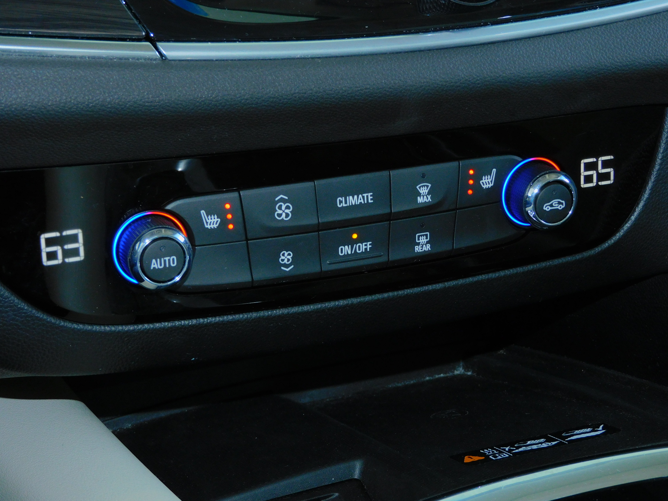 2022 Buick Enclave Essence photo 29