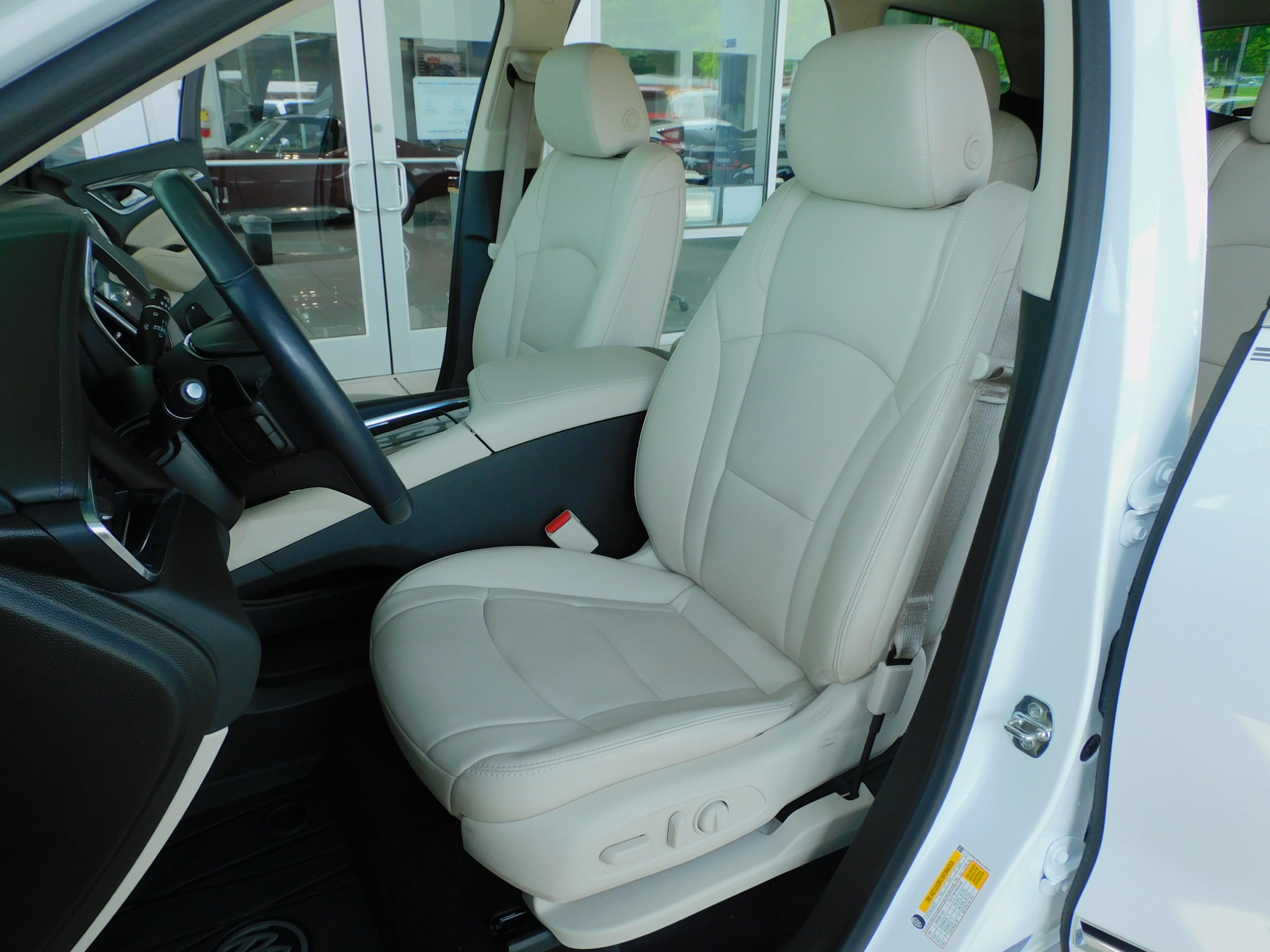 2022 Buick Enclave Essence photo 18