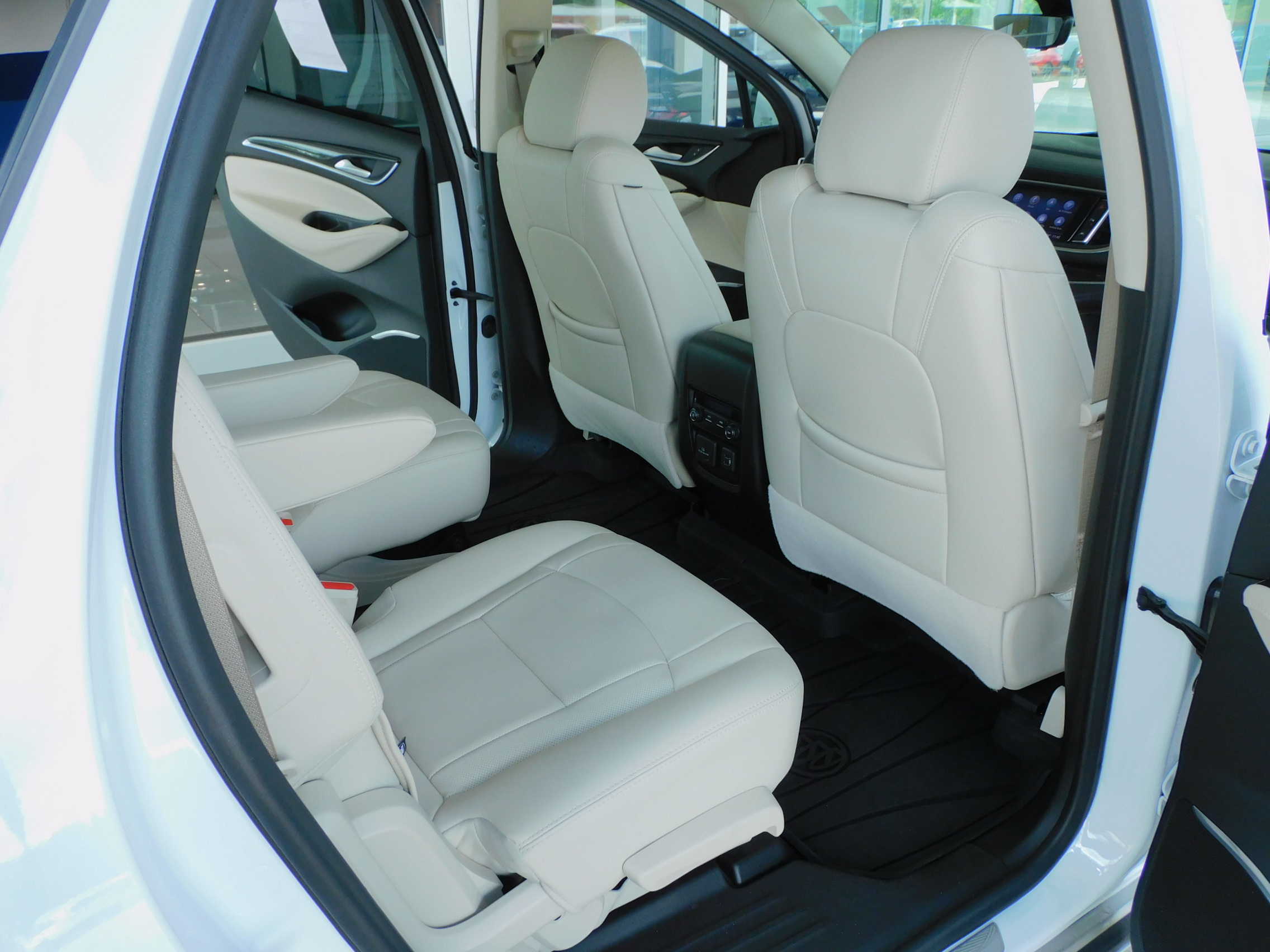 2022 Buick Enclave Essence photo 22