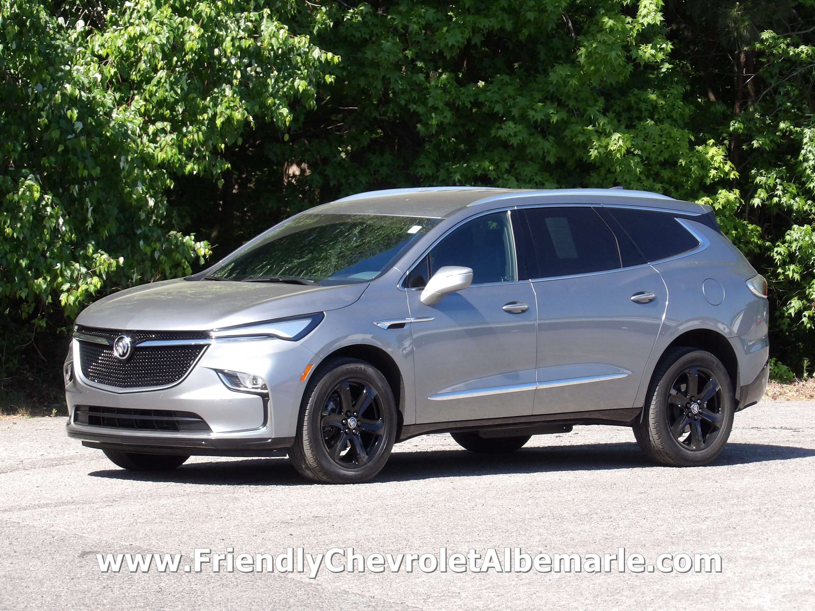 2024 Buick Enclave Essence's photo