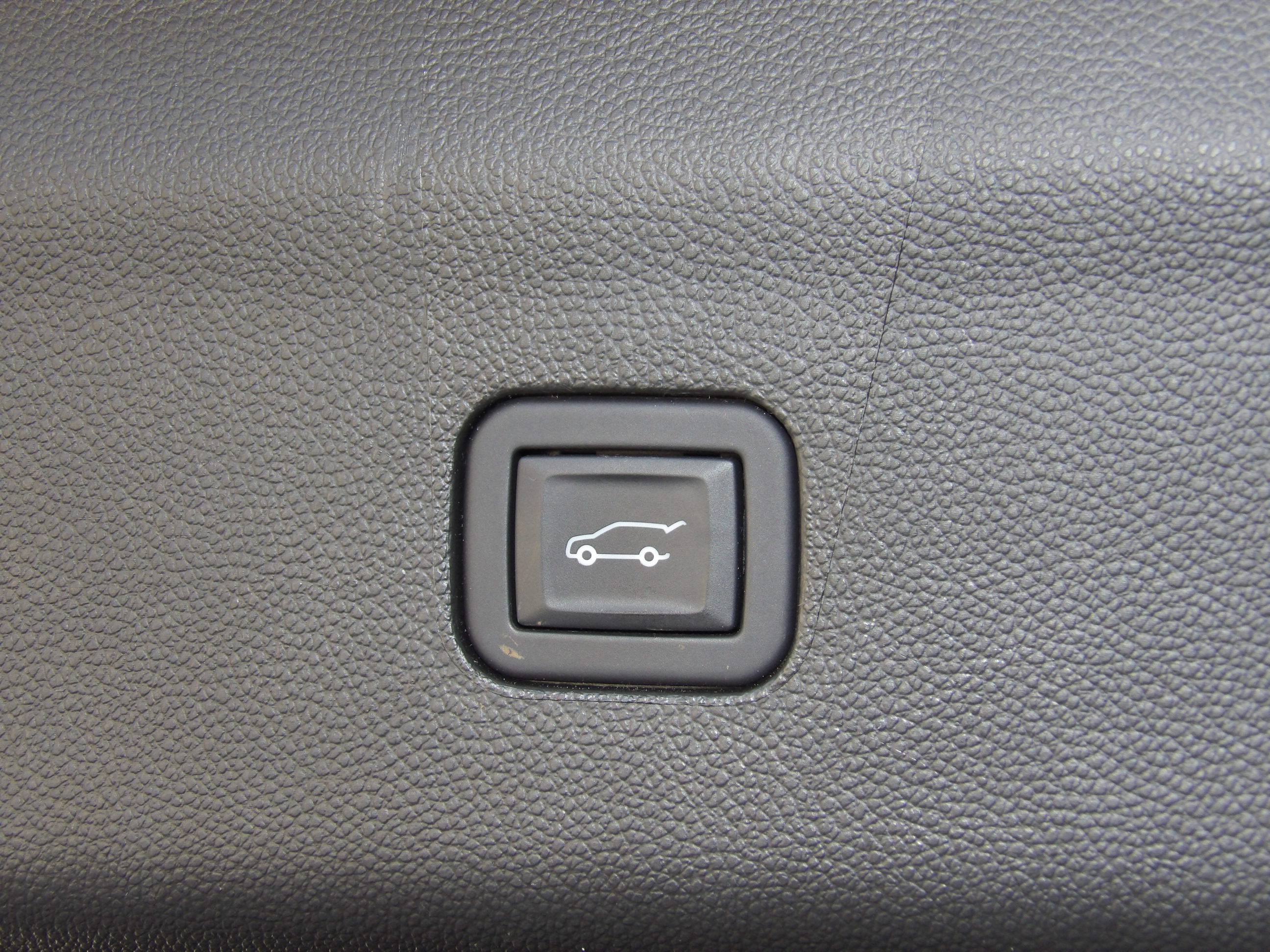 Used 2024 Moonstone Gray Metallic Buick Essence image 20