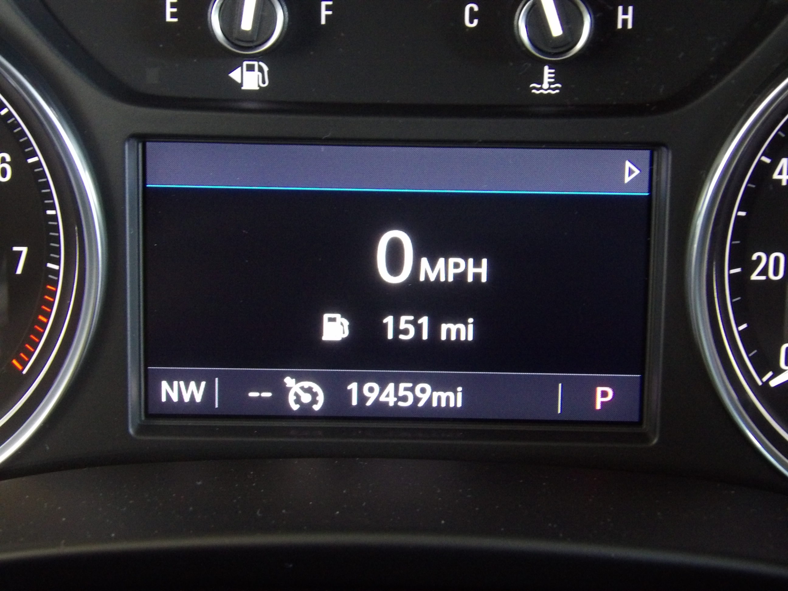 Used 2024 Moonstone Gray Metallic Buick Essence image 29