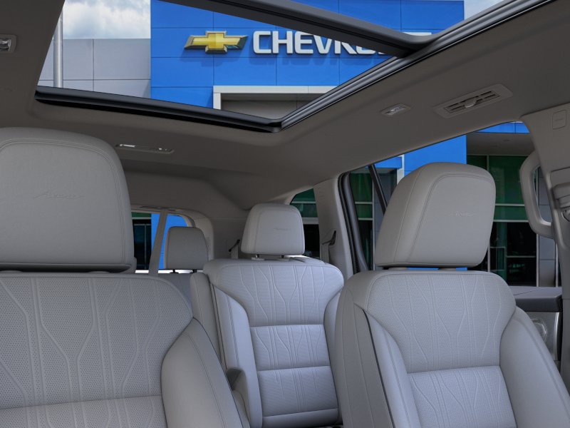 New 2027 Iridescent White Tricoat Buick Avenir image 48