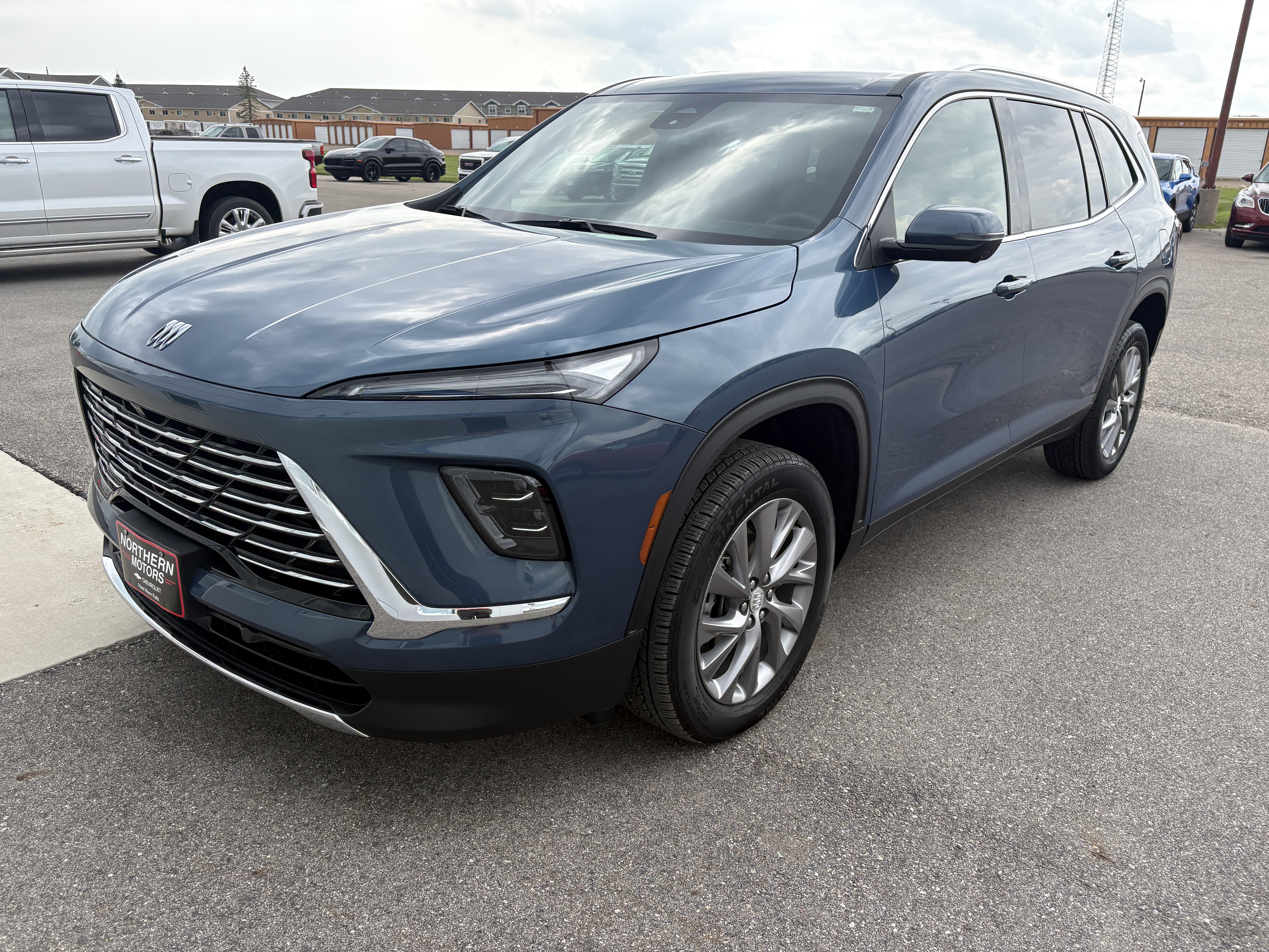 Used 2025 Buick Enclave Preferred with VIN 5GAEVARS2SJ285056 for sale in Thief River Falls, Minnesota