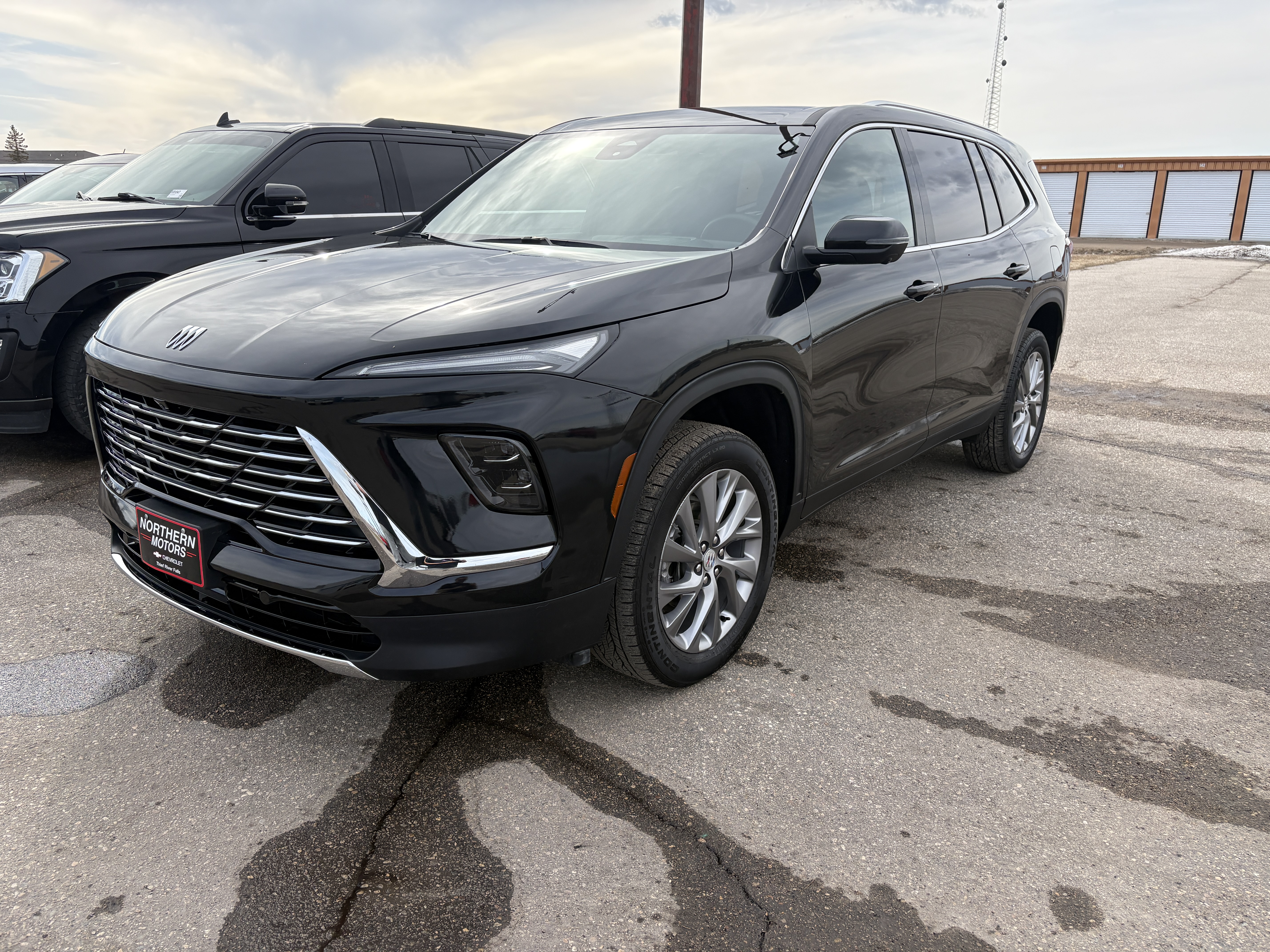 Used 2025 Buick Enclave Preferred with VIN 5GAEVARSXSJ177218 for sale in Thief River Falls, Minnesota